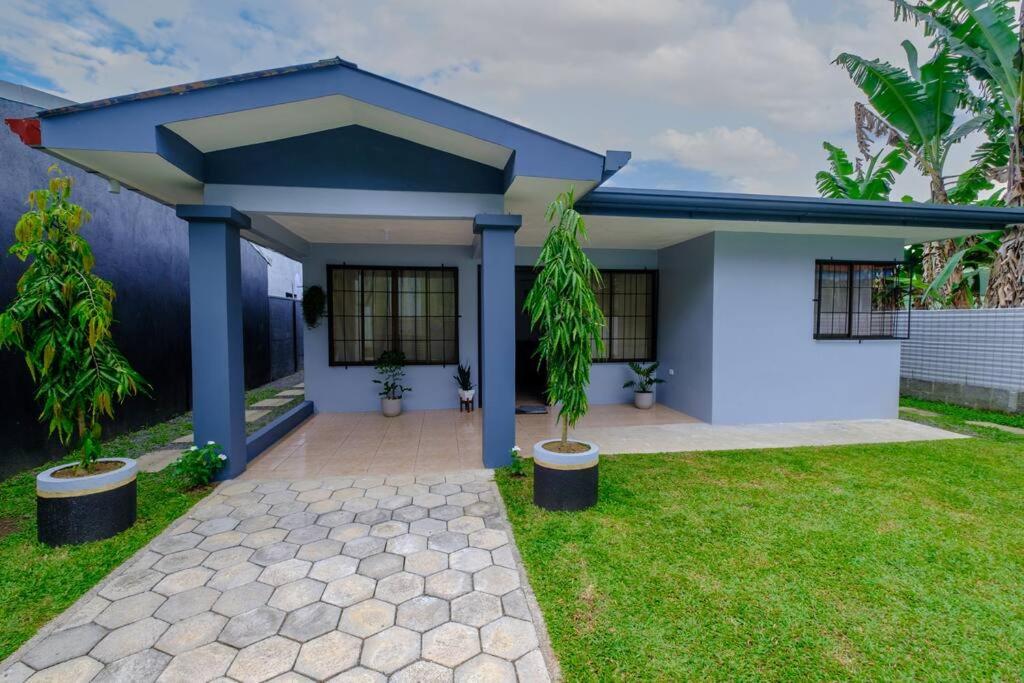 su casa vacacional fortuna arenal con piscina