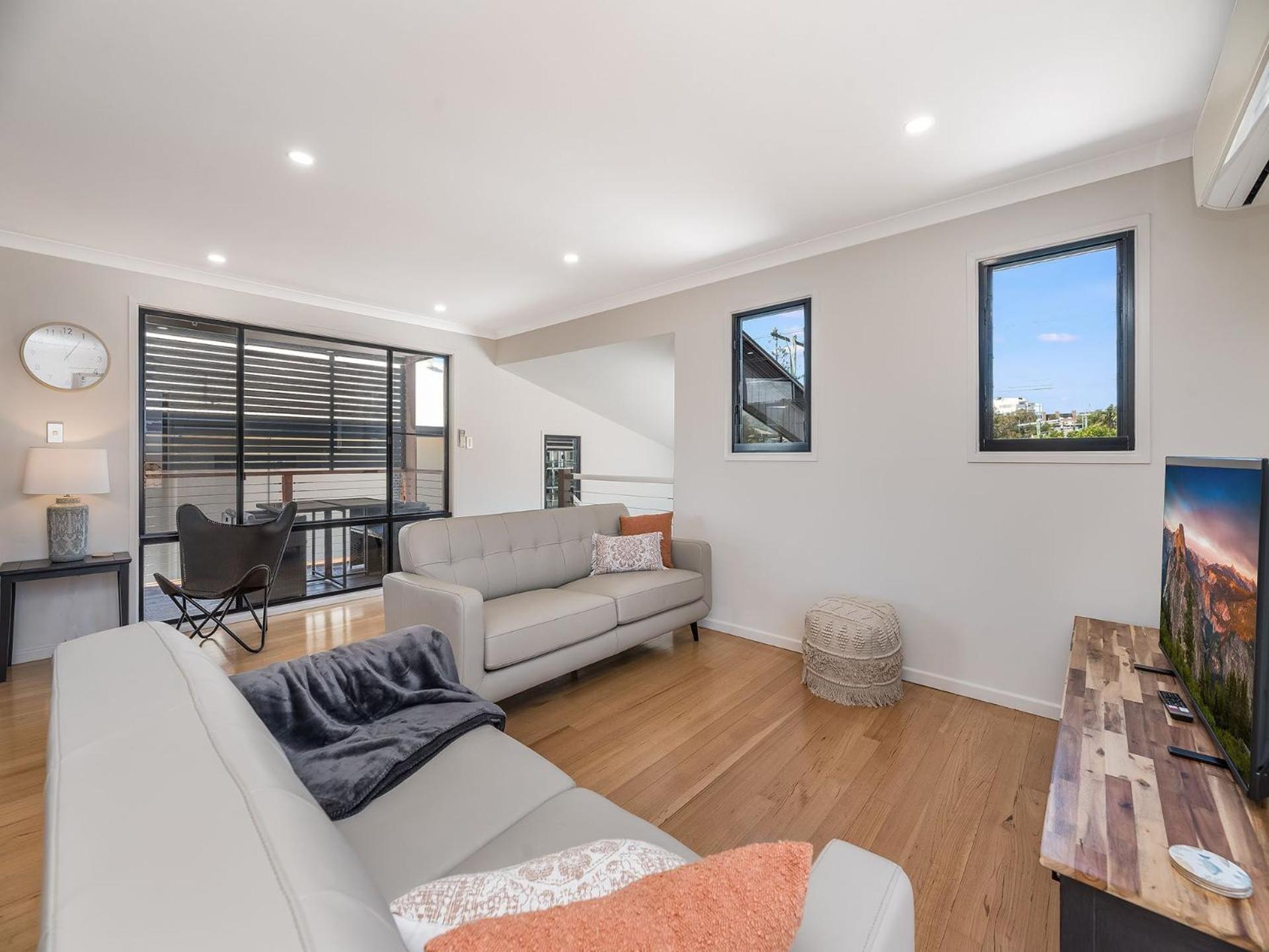 22 Seaview Terrace Moffat Beach