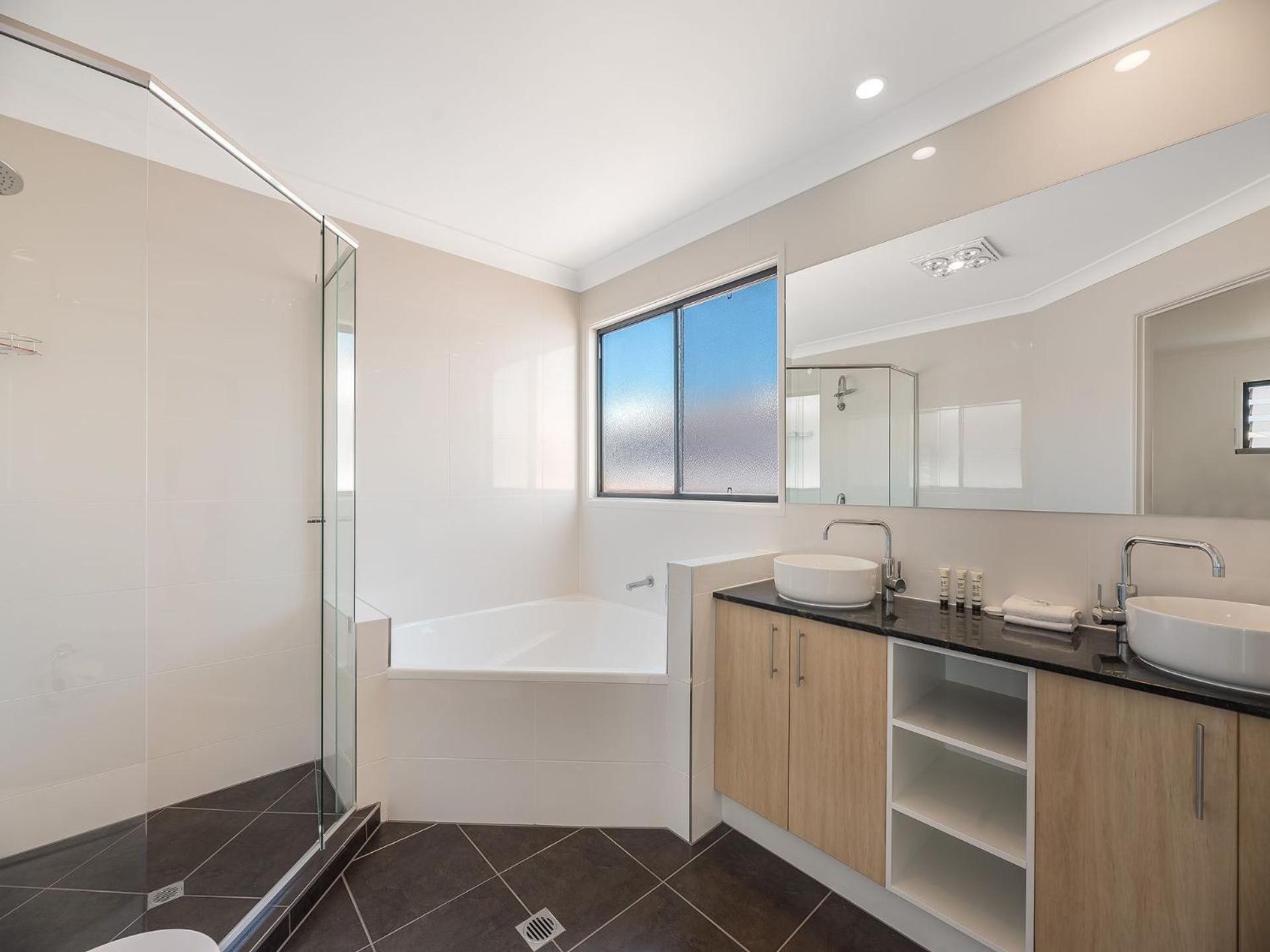 22 Seaview Terrace Moffat Beach