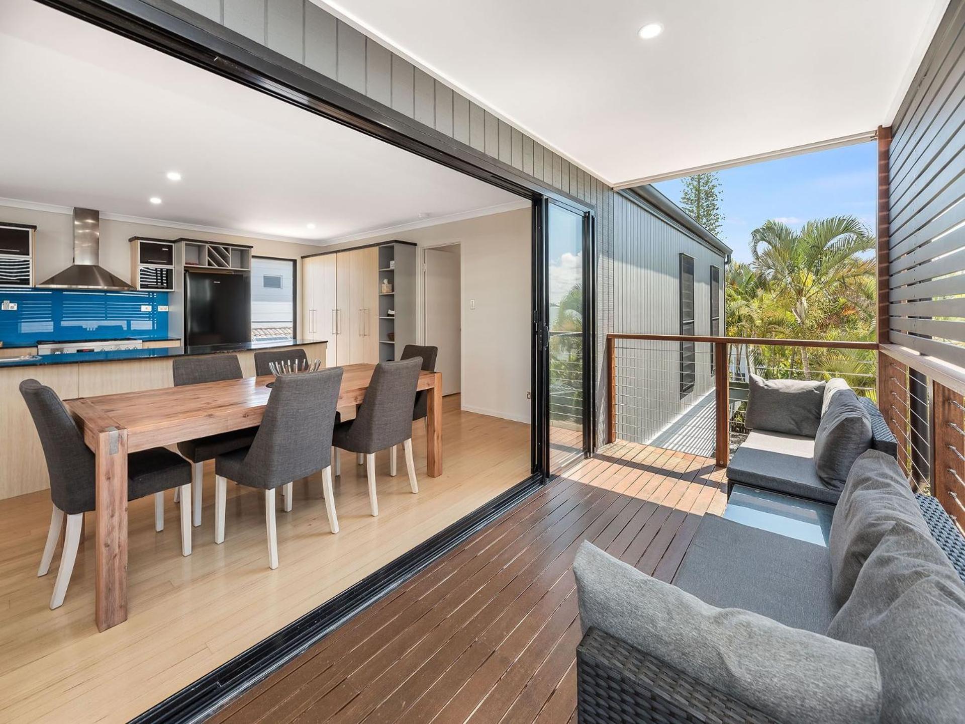 22 Seaview Terrace Moffat Beach