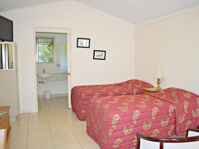 Gunabul Homestead & Golf Course