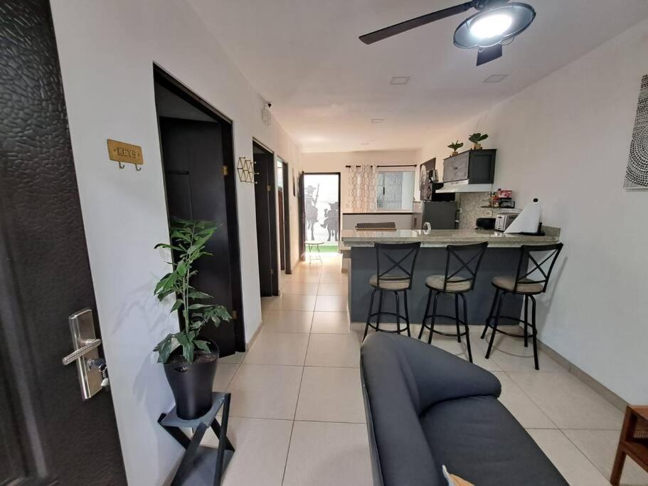 cr.arenalapartments#1..hermoso,cómodo con parqueo