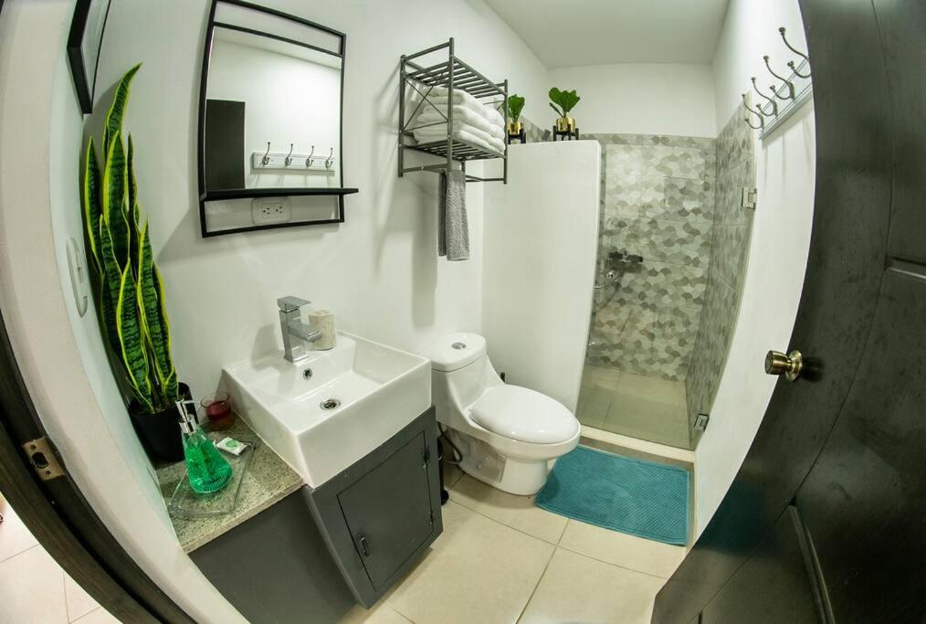 cr.arenalapartments#1..hermoso,cómodo con parqueo