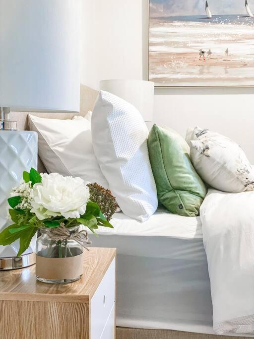 Exhale Terrigal, Stylish & Spacious, 150M to beach
