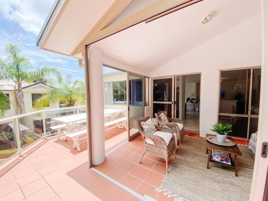 Exhale Terrigal, Stylish & Spacious, 150M to beach