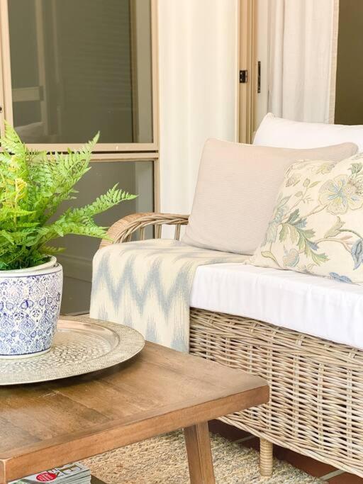 Exhale Terrigal, Stylish & Spacious, 150M to beach