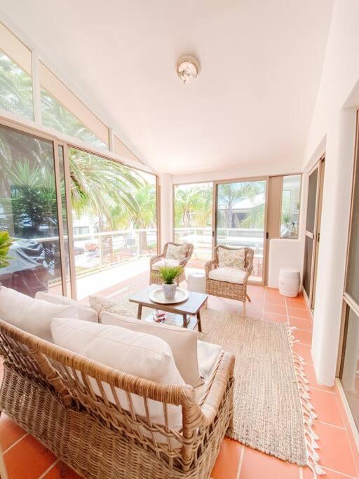 Exhale Terrigal, Stylish & Spacious, 150M to beach