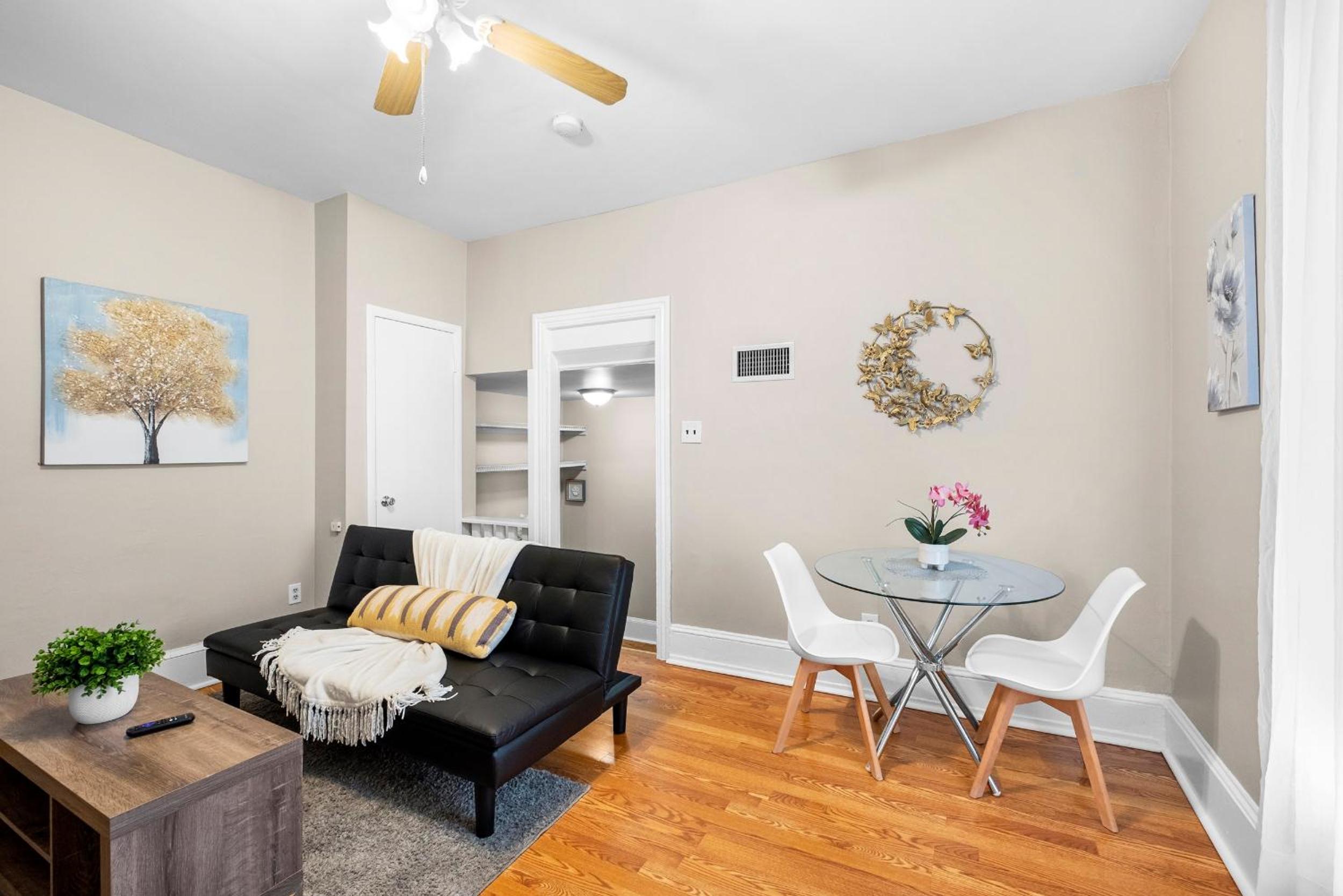 Modern 1BR by UpennDrexel view 2