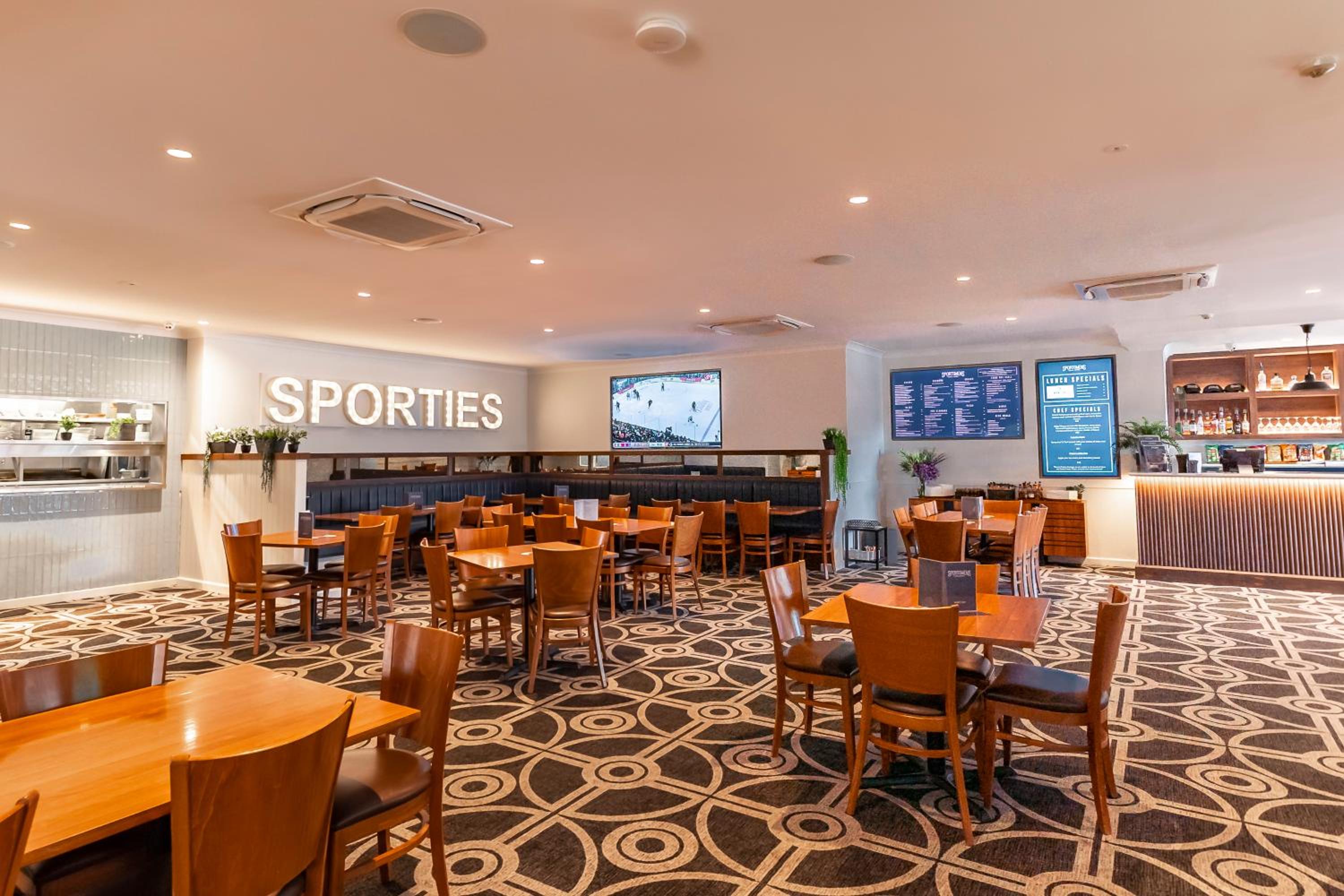 Sportsmens Club Hotel