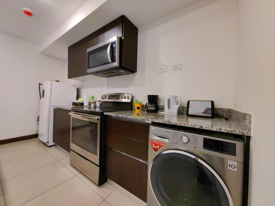 1102 Torre los Yoses Hermoso Apartamento en Barrio Escalante SIN Parqueo