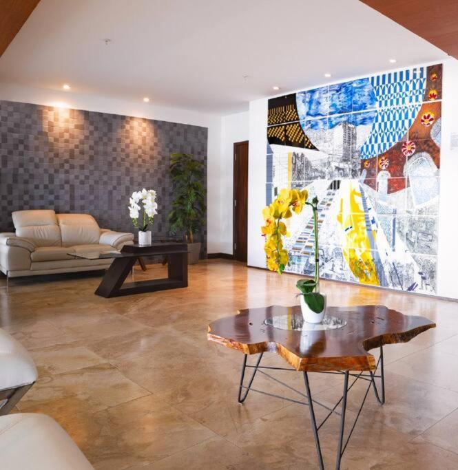 1102 Torre los Yoses Hermoso Apartamento en Barrio Escalante SIN Parqueo