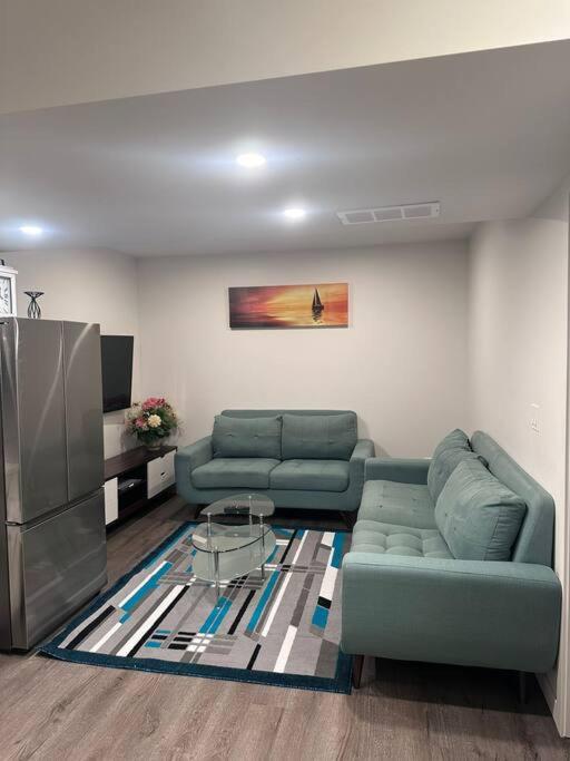 Brand new 1 Bedroom Basement Suite. Wi-Fi,Netflix