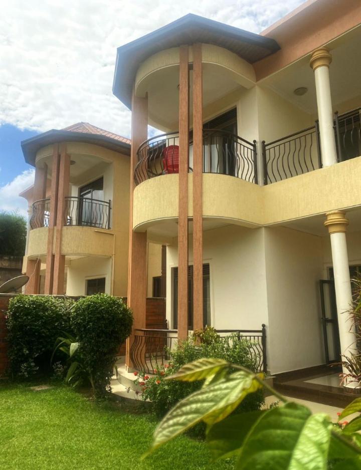 GACURIRO HOMEs