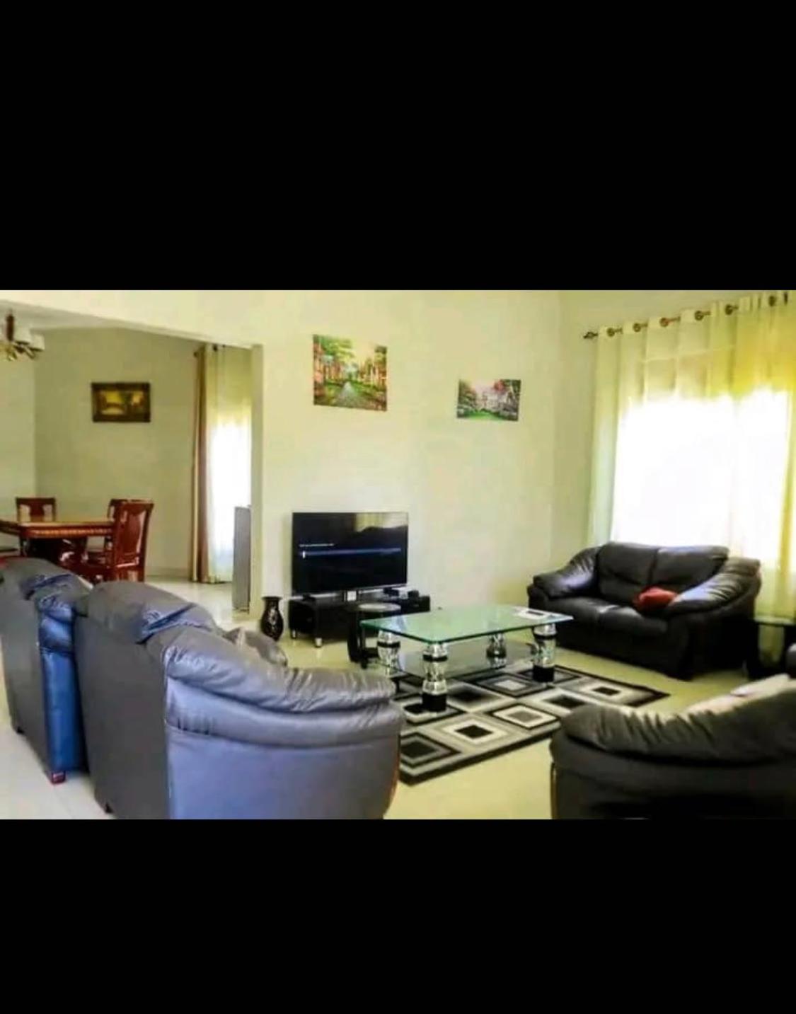 GACURIRO HOMEs