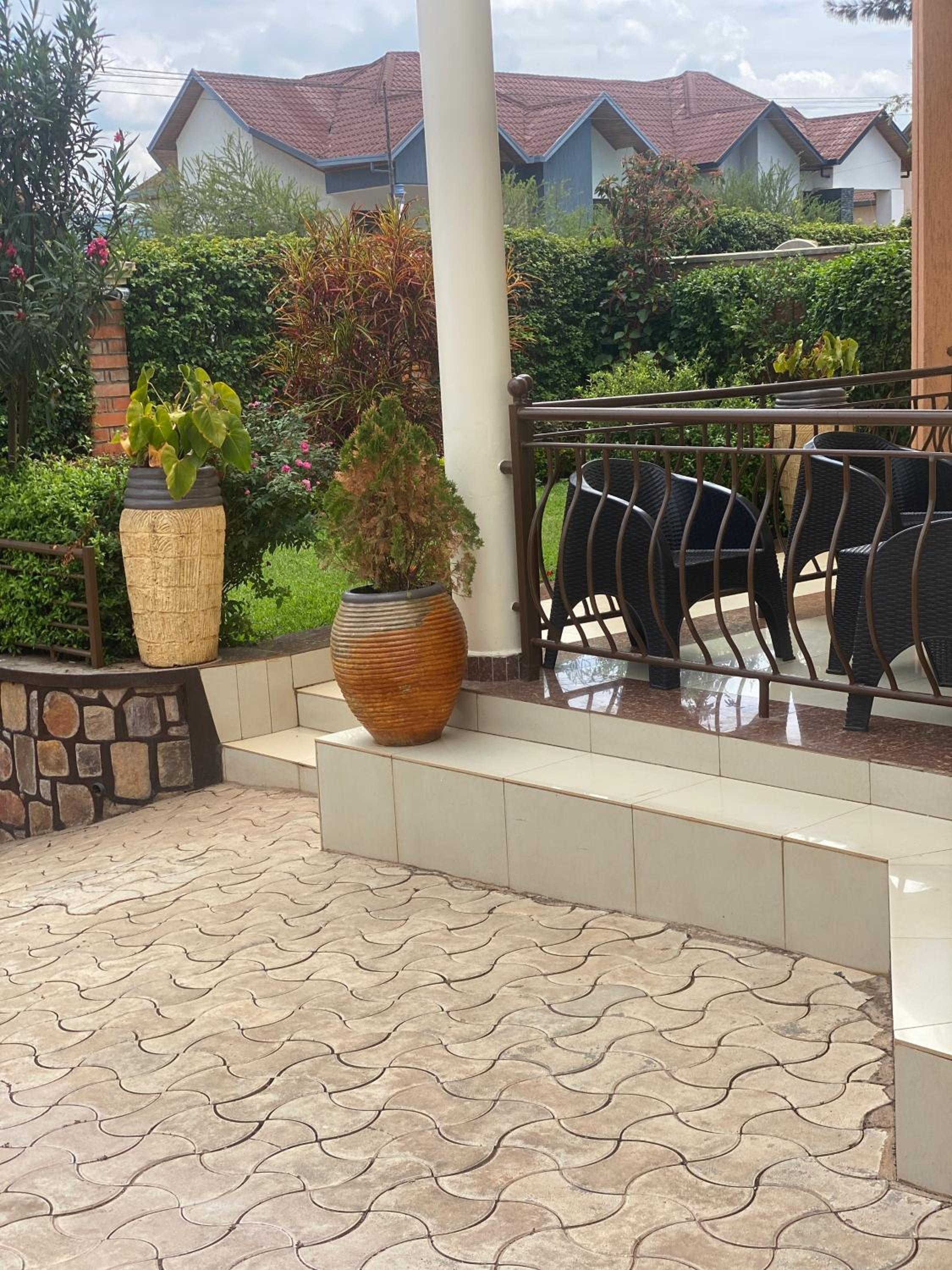 GACURIRO HOMEs