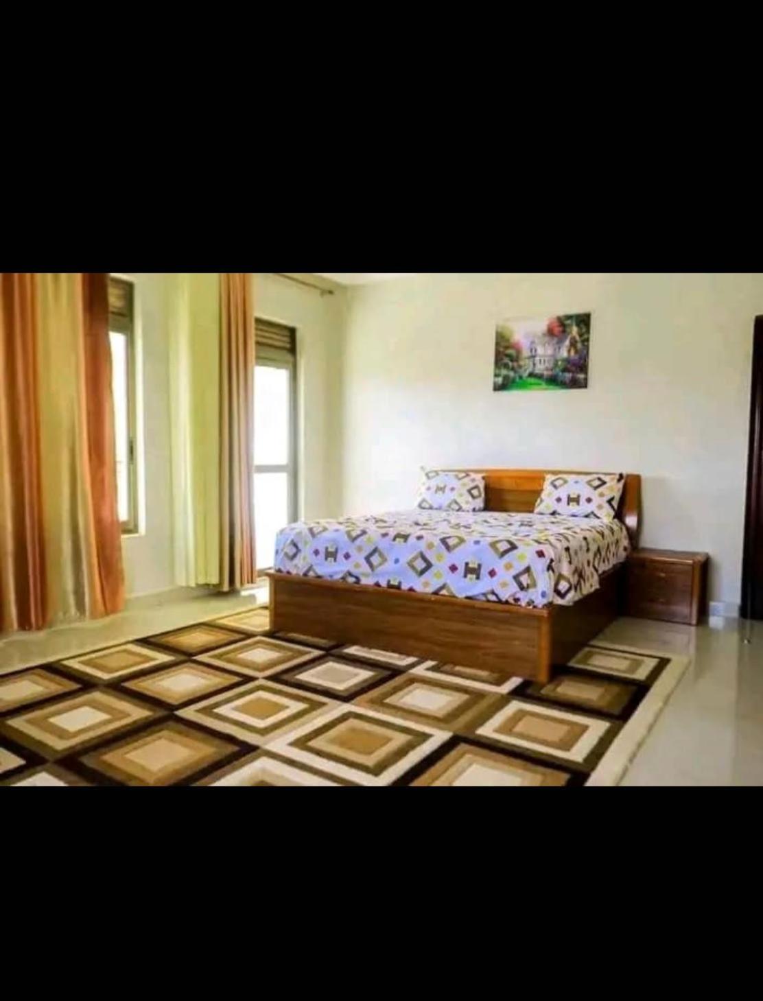 GACURIRO HOMEs