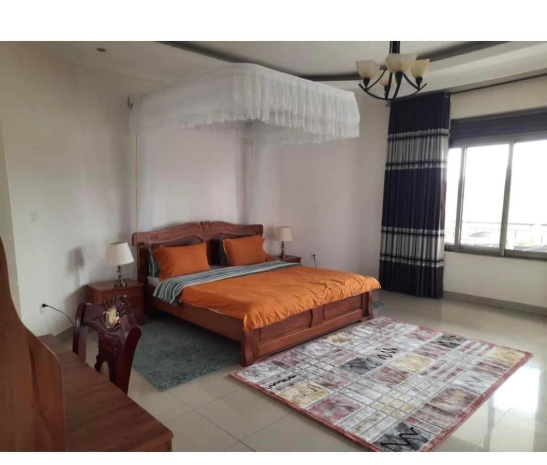 GACURIRO HOMEs