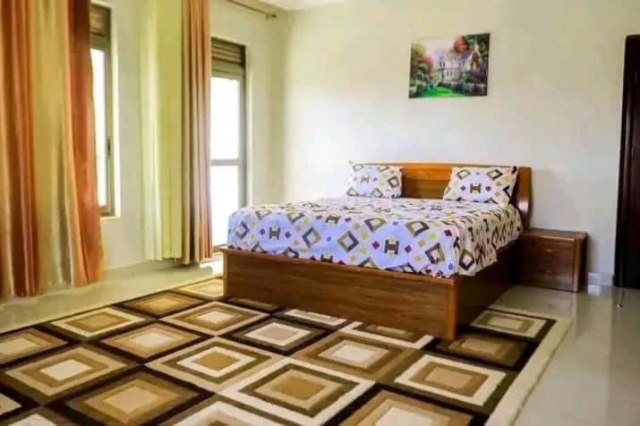 GACURIRO HOMEs