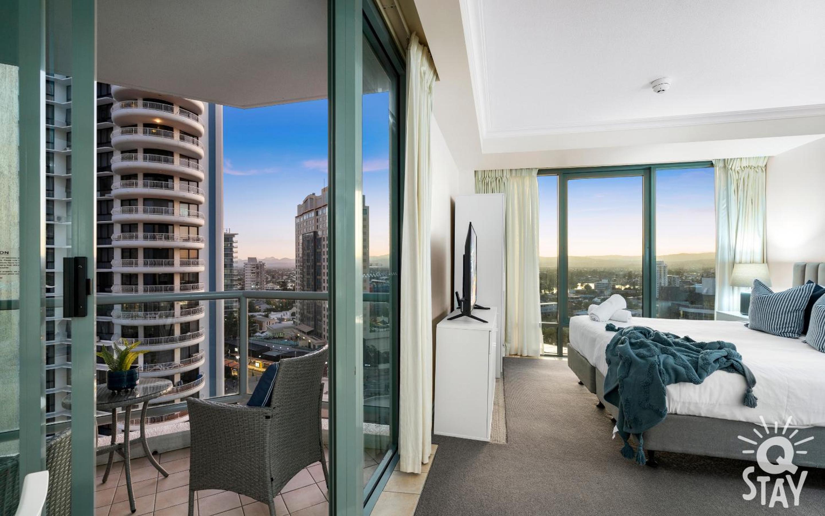 Legends Hotel - Heart of Surfers Paradise - Q STAY