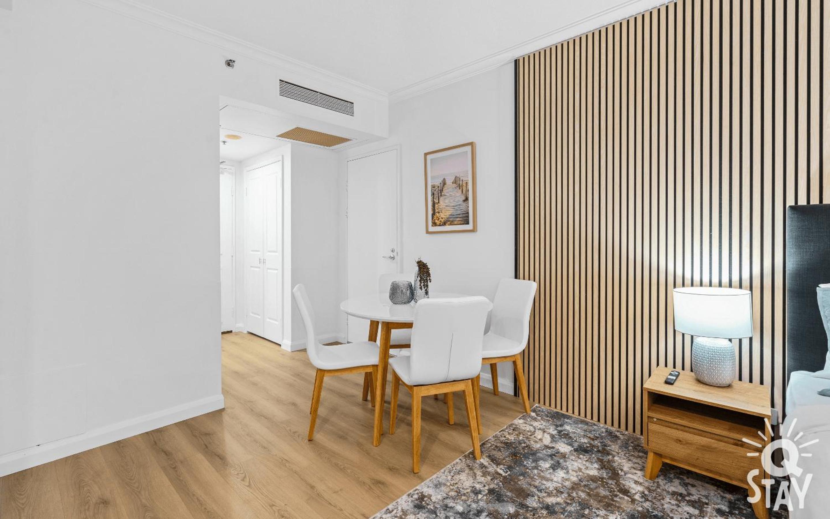 Legends Hotel - Heart of Surfers Paradise - Q STAY