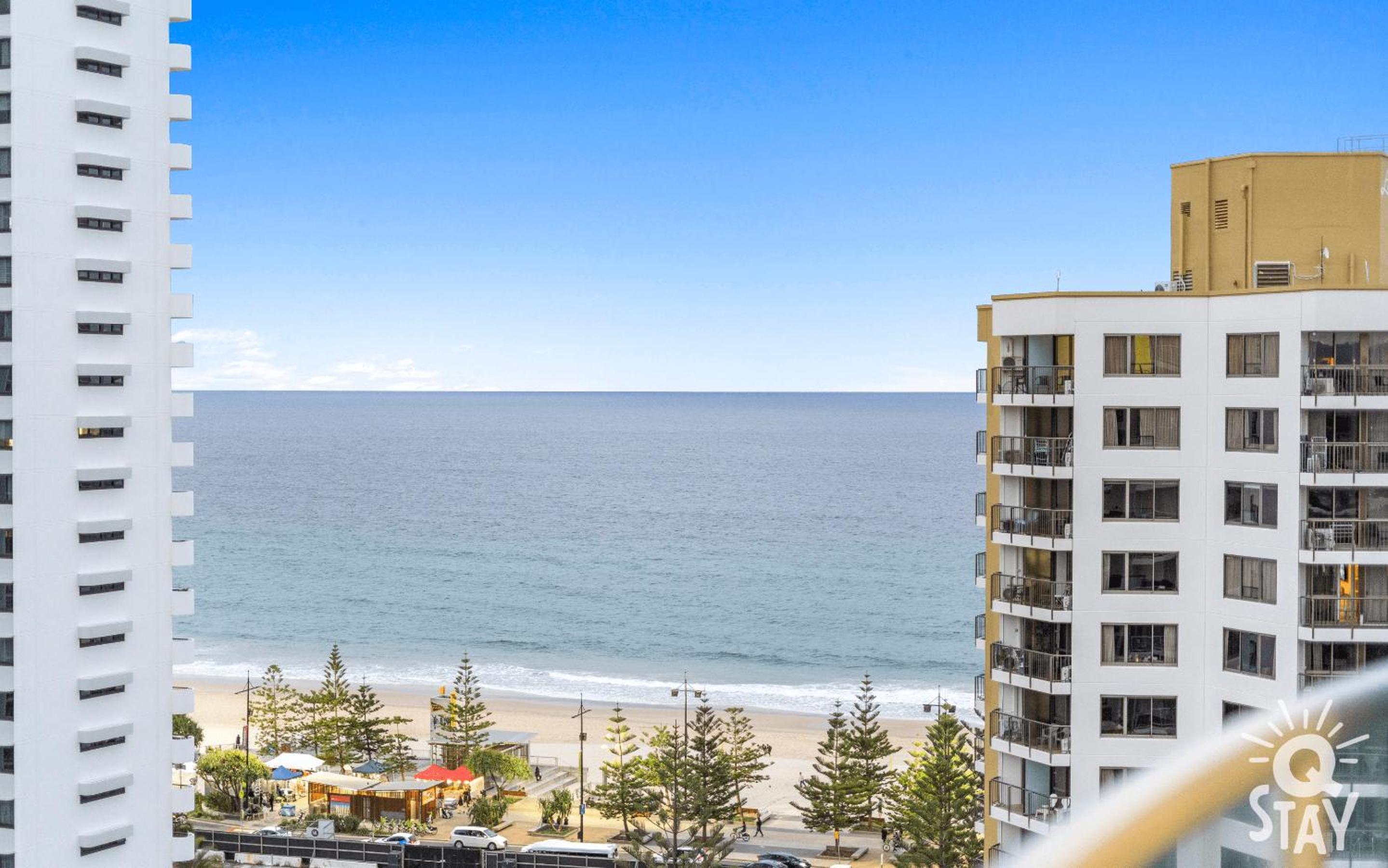 Legends Hotel - Heart of Surfers Paradise - Q STAY