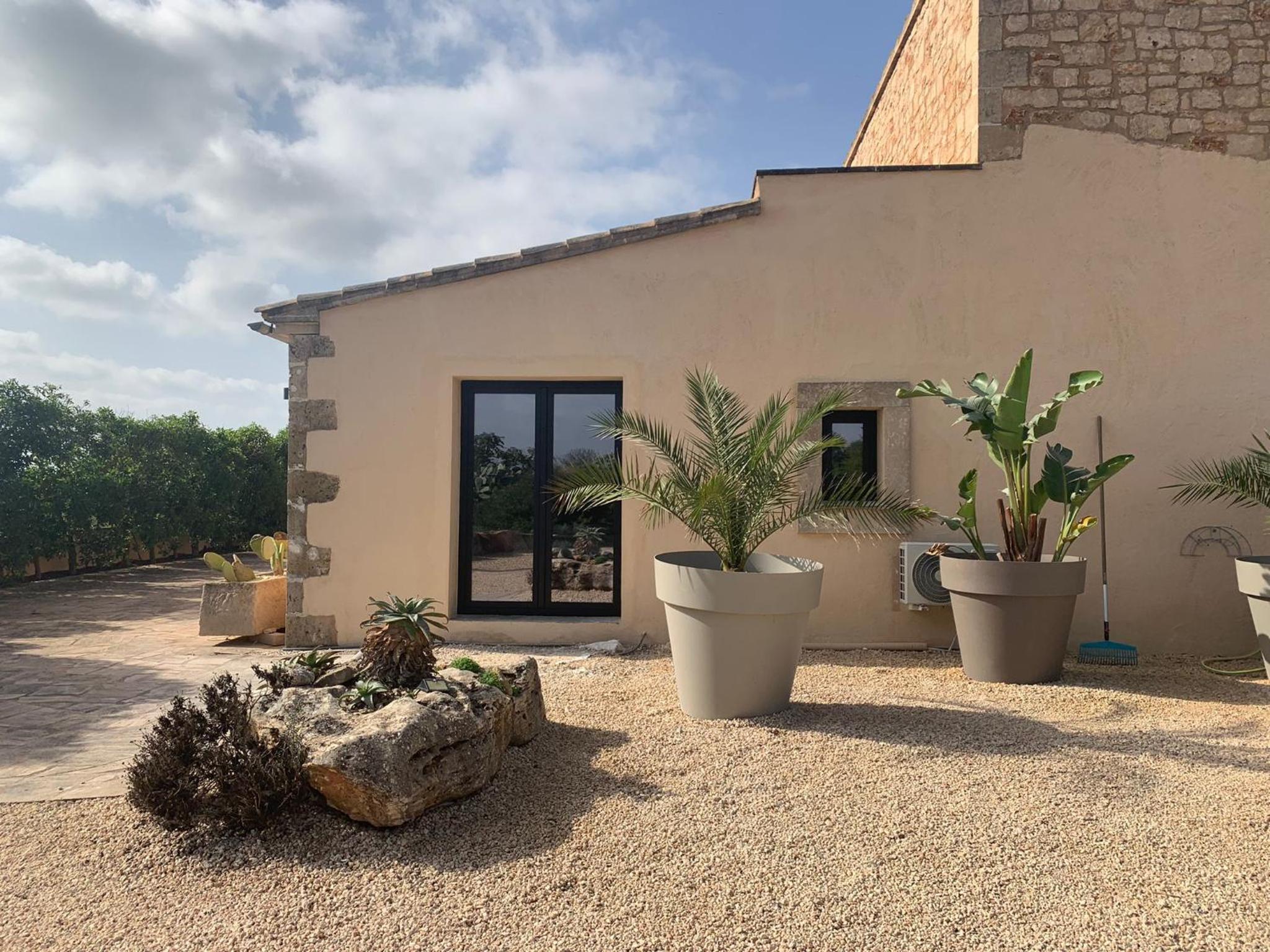 Mallorca Finca Gallo Negro Santanyi Campos gesamte Unterkunft Social Media