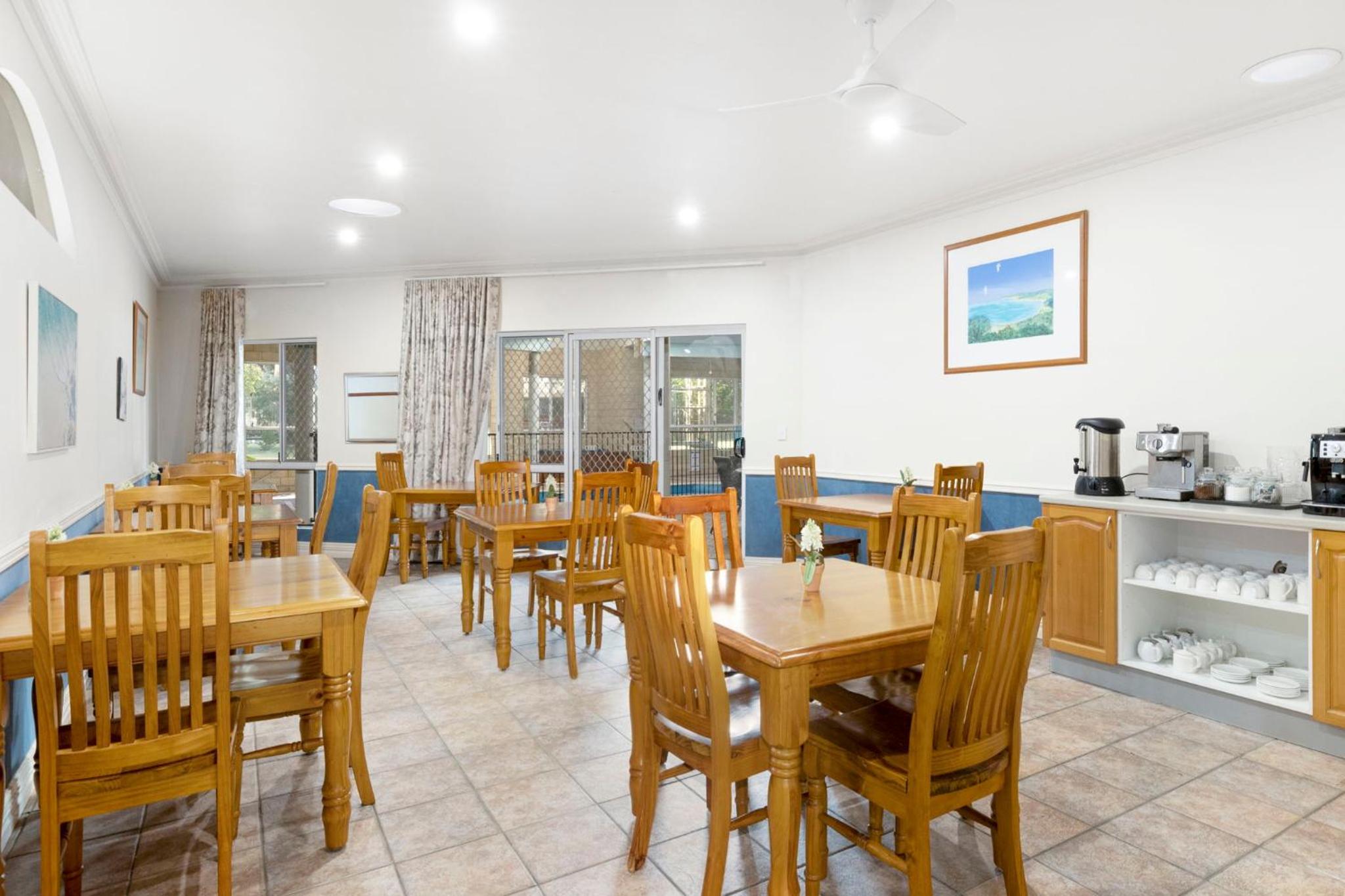 Inn The Tuarts Guest Lodge
