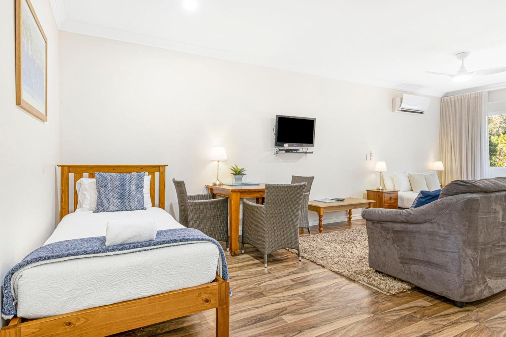 Inn The Tuarts Guest Lodge