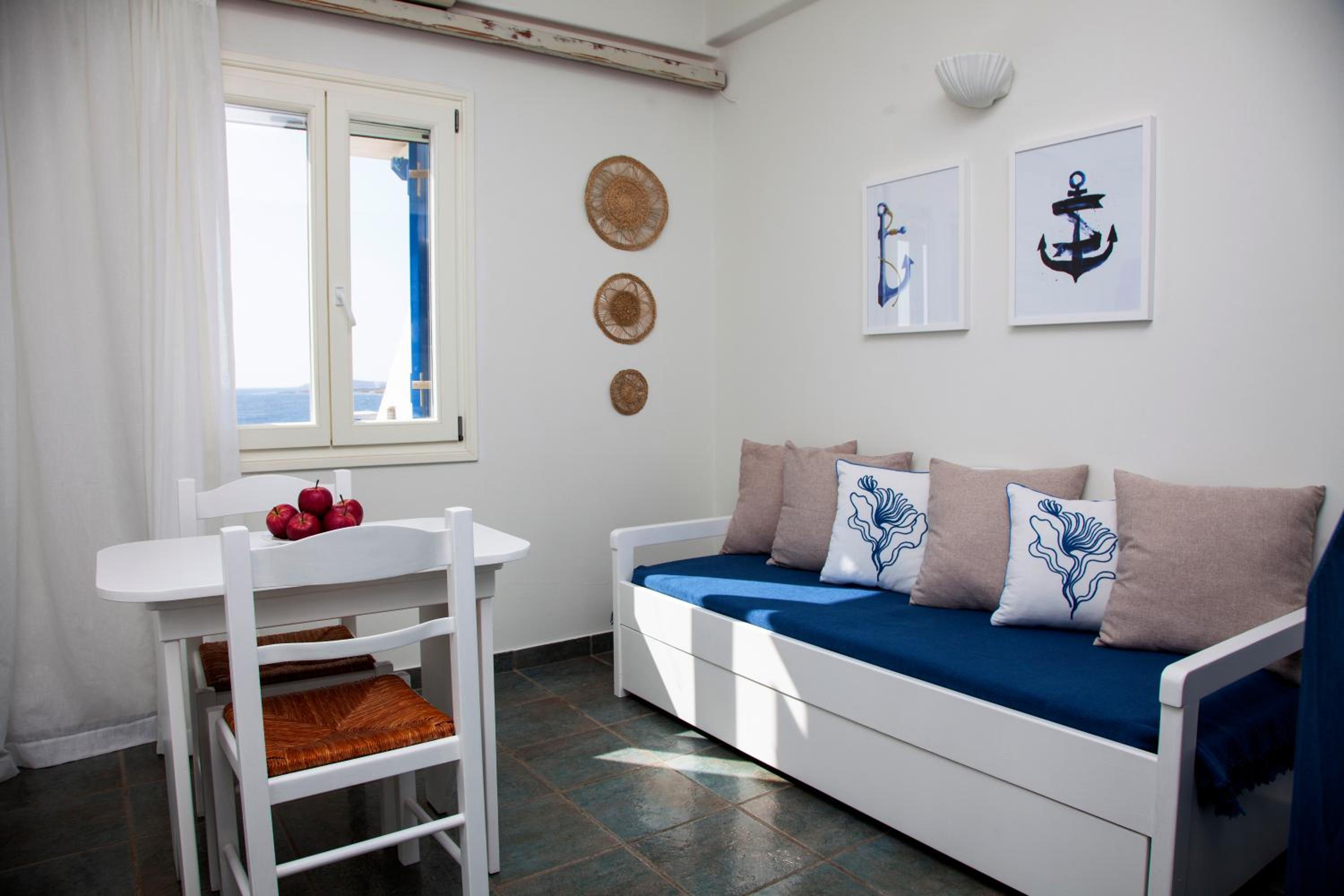 Aura Paros