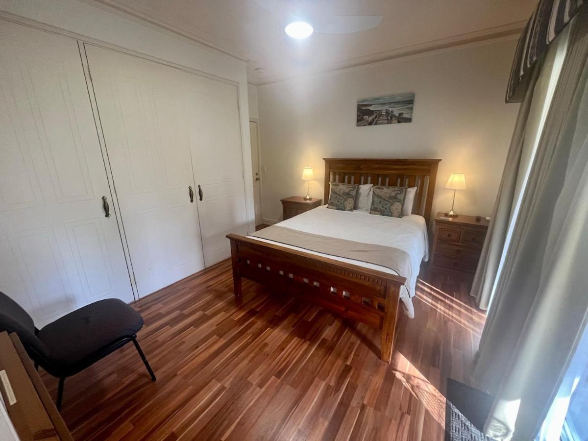 Inn The Tuarts Guest Lodge