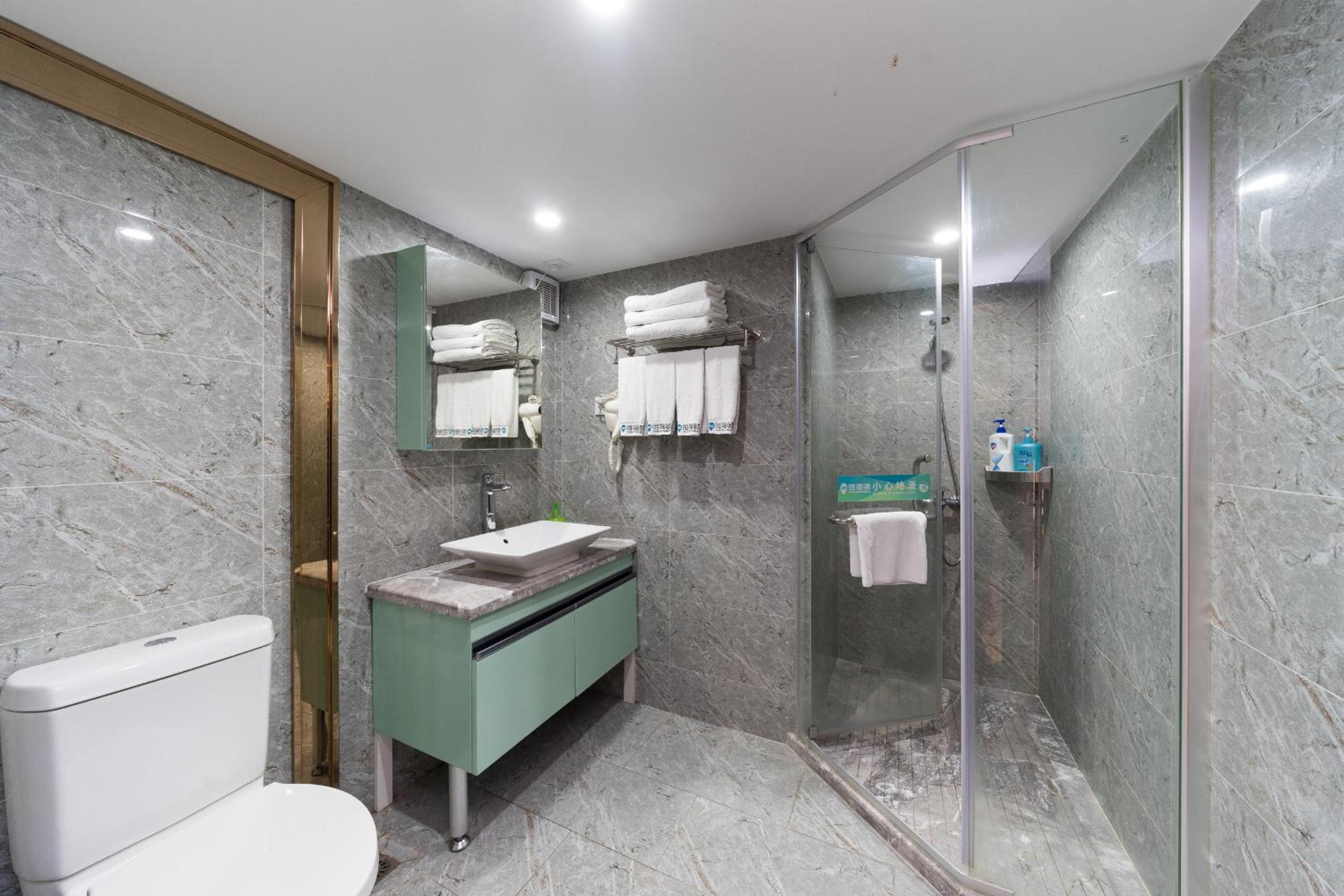 Waifiden Duplex Apartment Zhongyong Jinyu Building-Free Shuttle Bus to Canton Fair