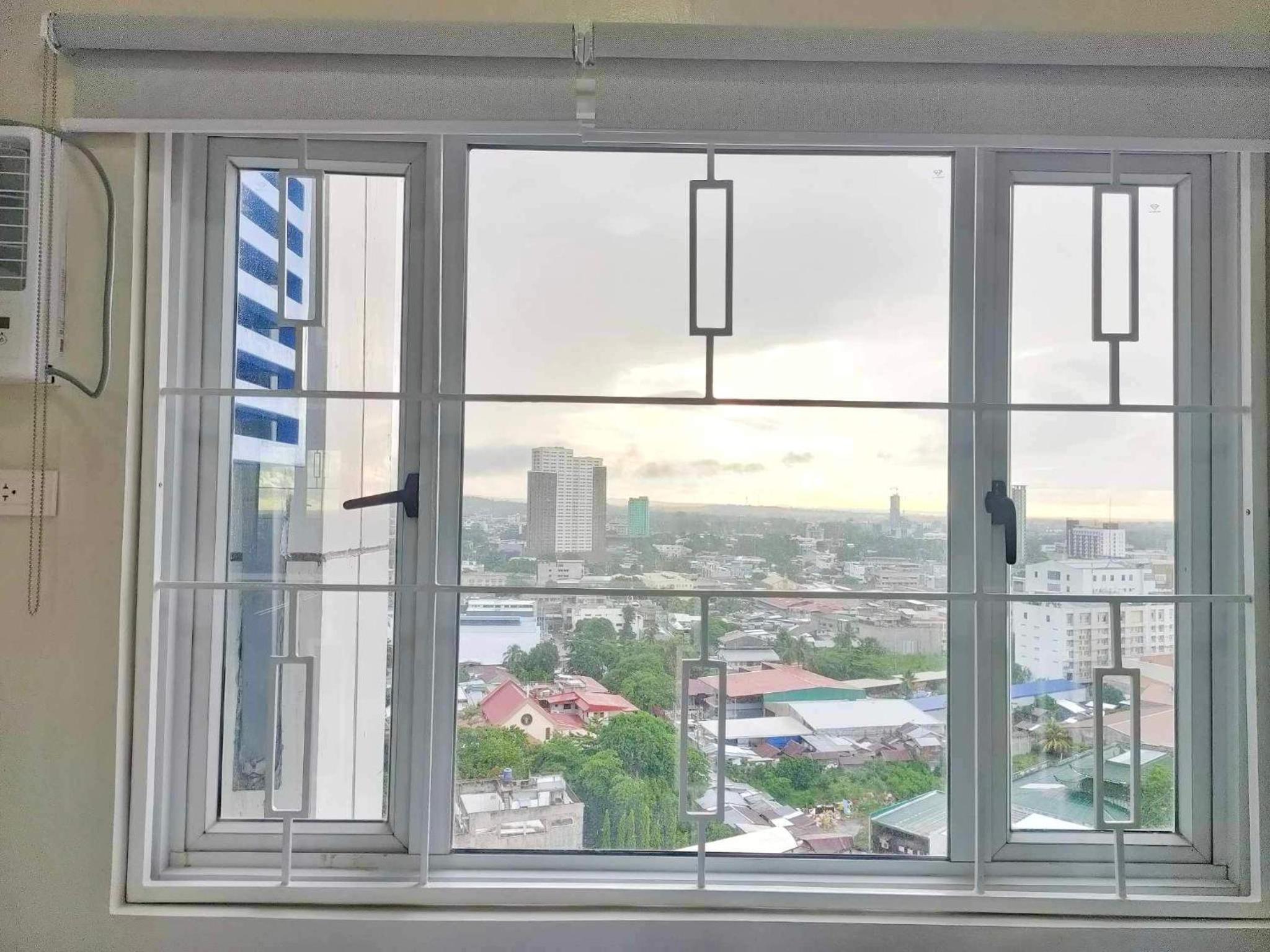 Best 10th floor Condo Studio at The Loop Limketkai Center Lucky 4 view 2