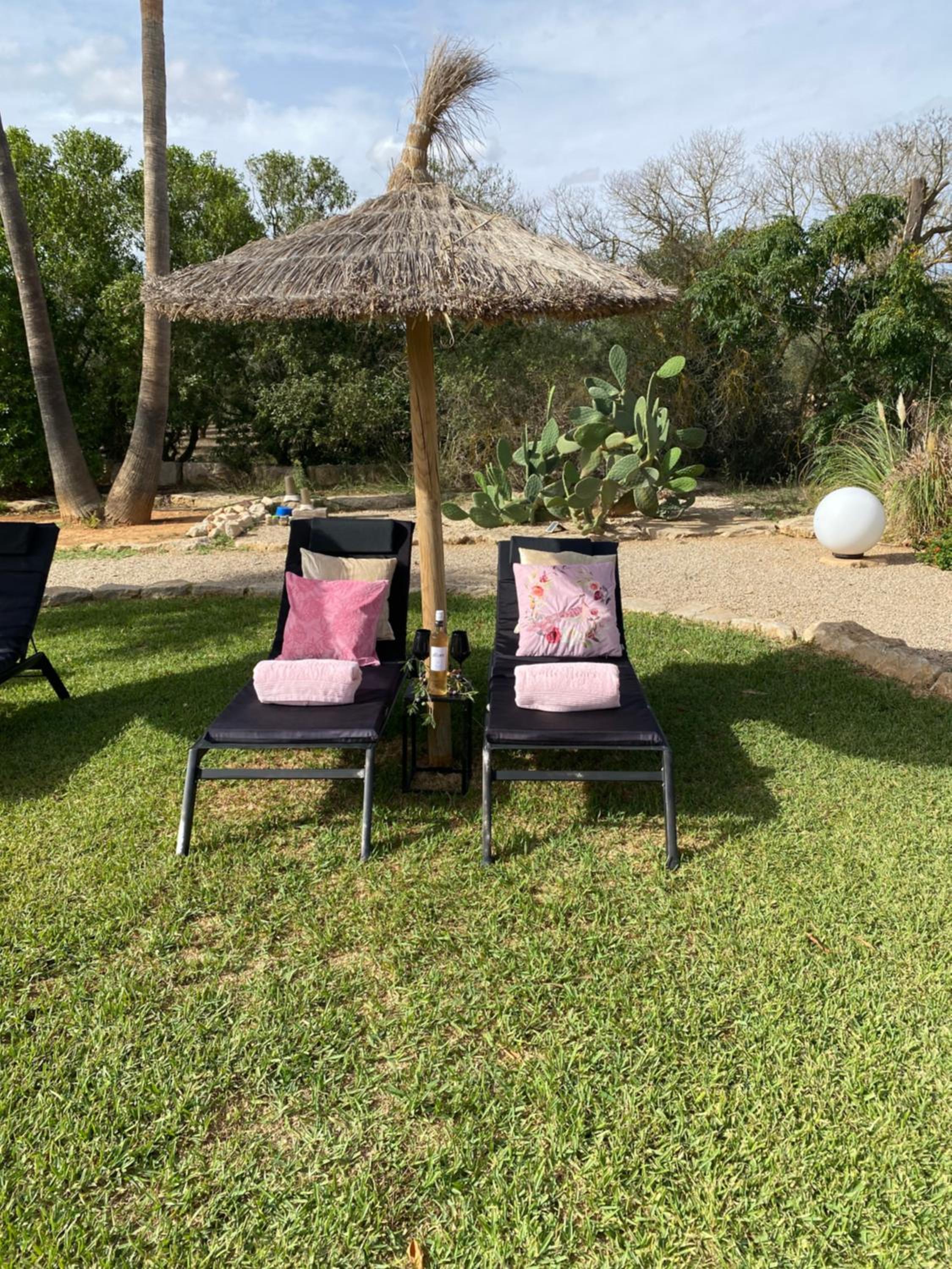 Mallorca Finca Gallo Negro Santanyi Campos gesamte Unterkunft Social Media