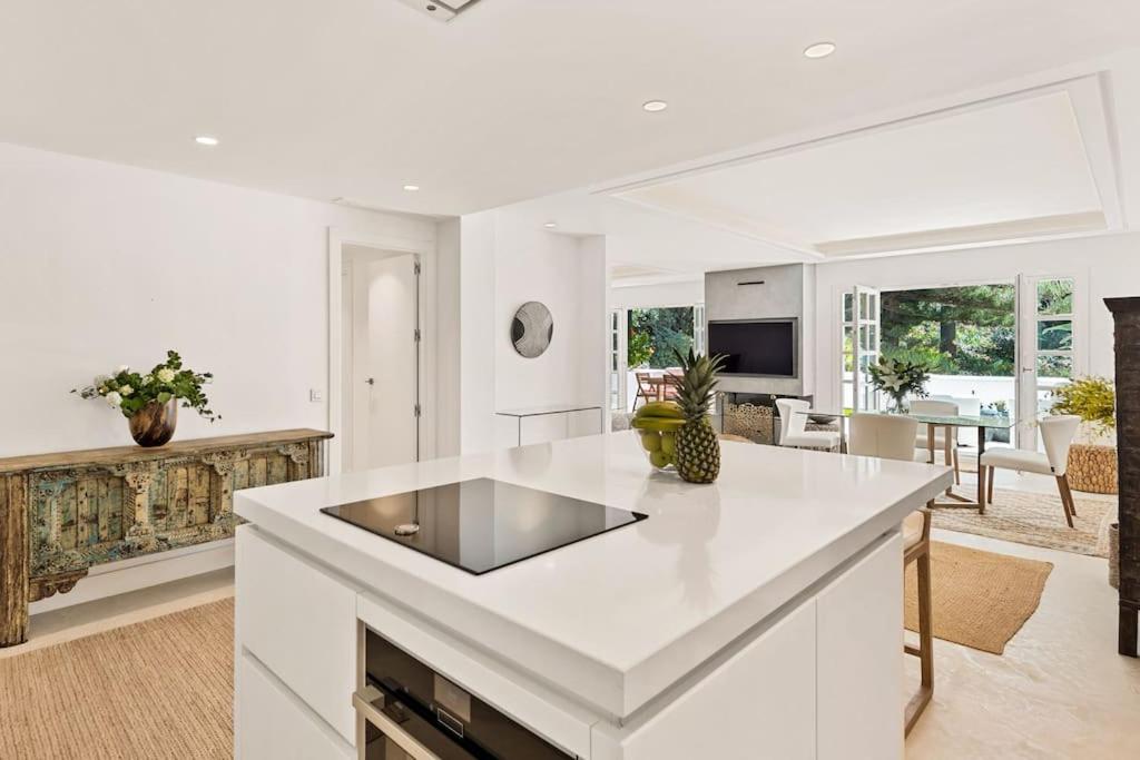 Exclusive 3-bedroom apartment in Puente Romano