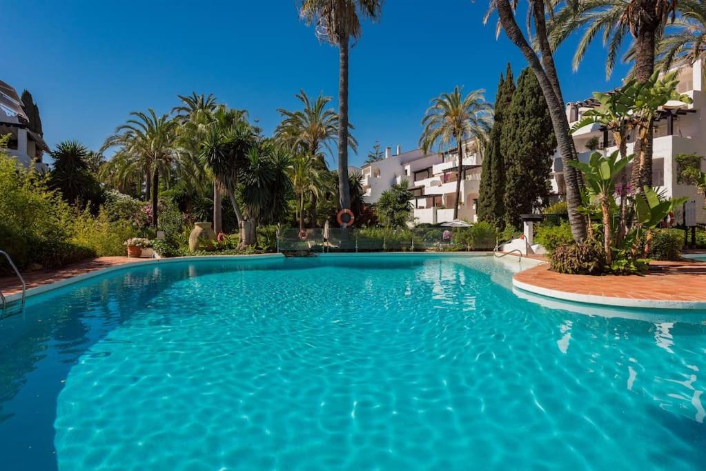 Exclusive 3-bedroom apartment in Puente Romano