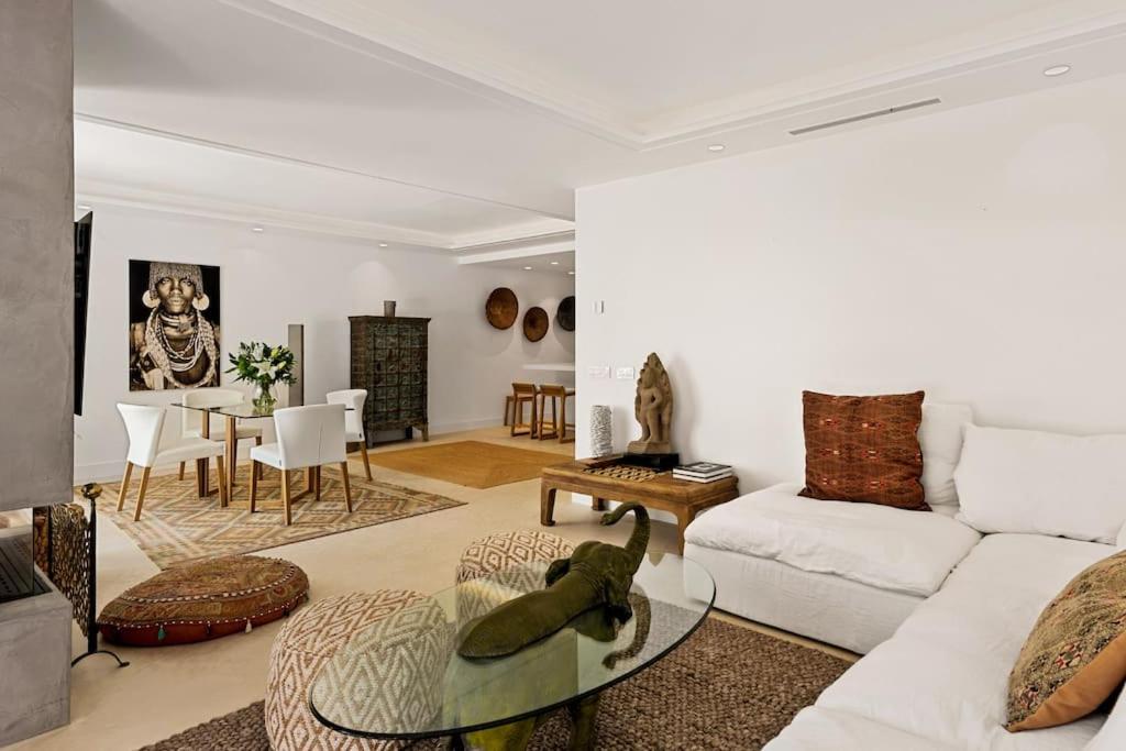 Exclusive 3-bedroom apartment in Puente Romano