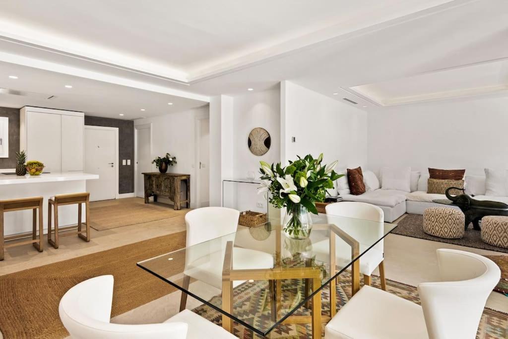 Exclusive 3-bedroom apartment in Puente Romano