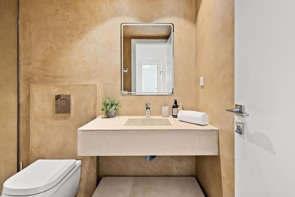 Exclusive 3-bedroom apartment in Puente Romano