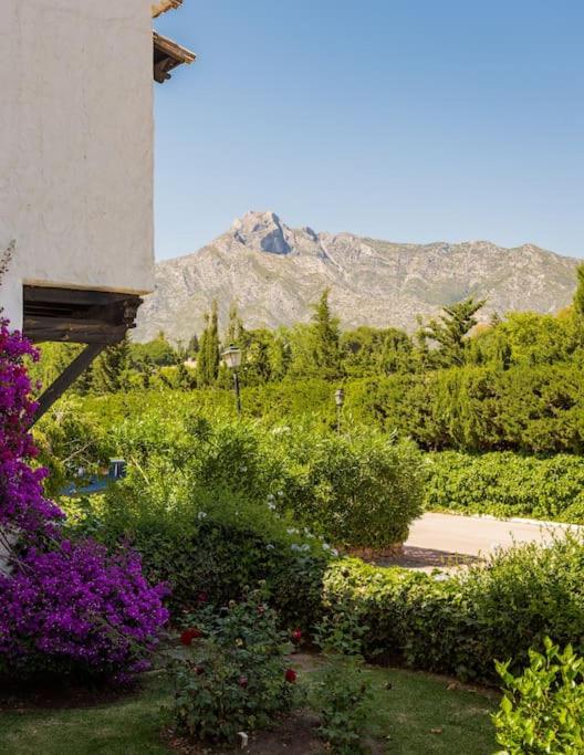 Exclusive 3-bedroom apartment in Puente Romano
