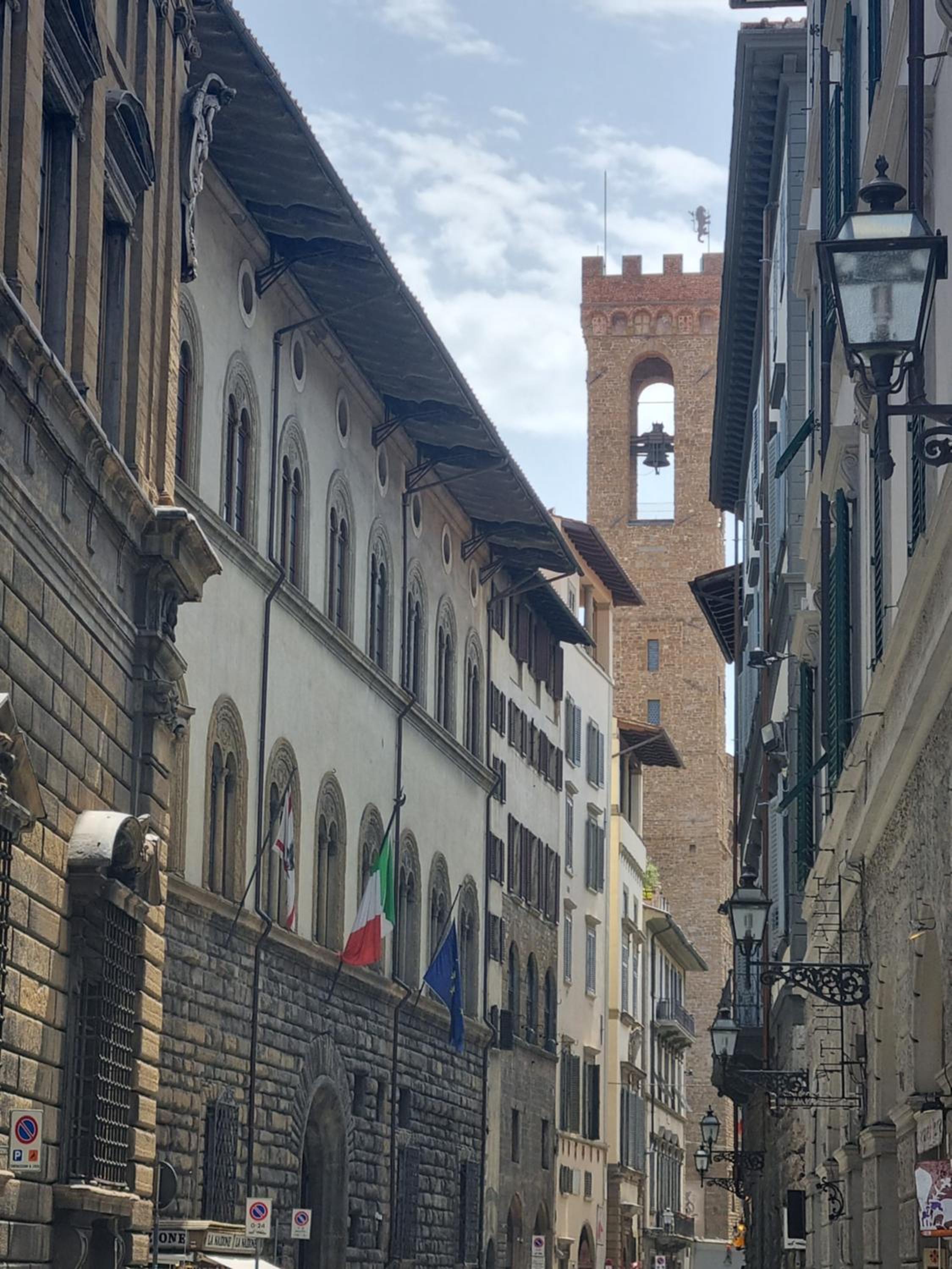 LA SEDE DELL'ARTE Monolocale Studio e Camere in Torre Medievale vicino a Duomo e Piazza Signoria