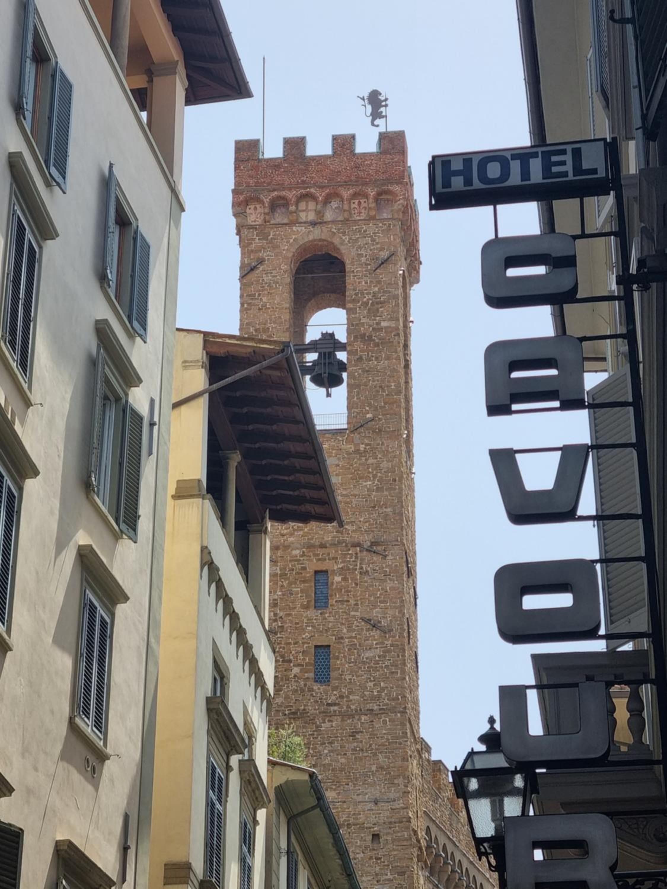 LA SEDE DELL'ARTE Monolocale Studio e Camere in Torre Medievale vicino a Duomo e Piazza Signoria