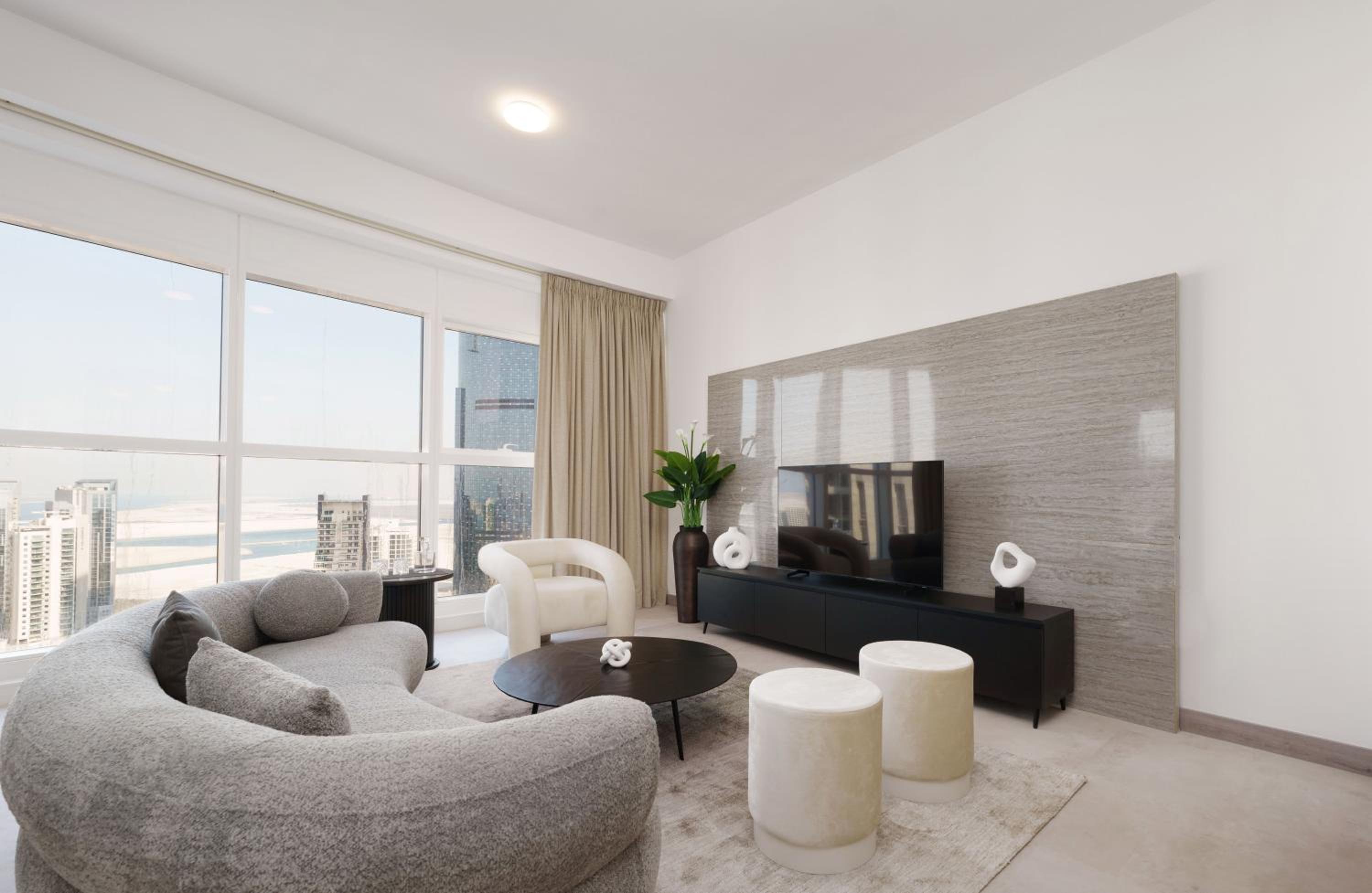 Maison Privee - Elegant & Panoramic Sea View Apt on Al Reem Island