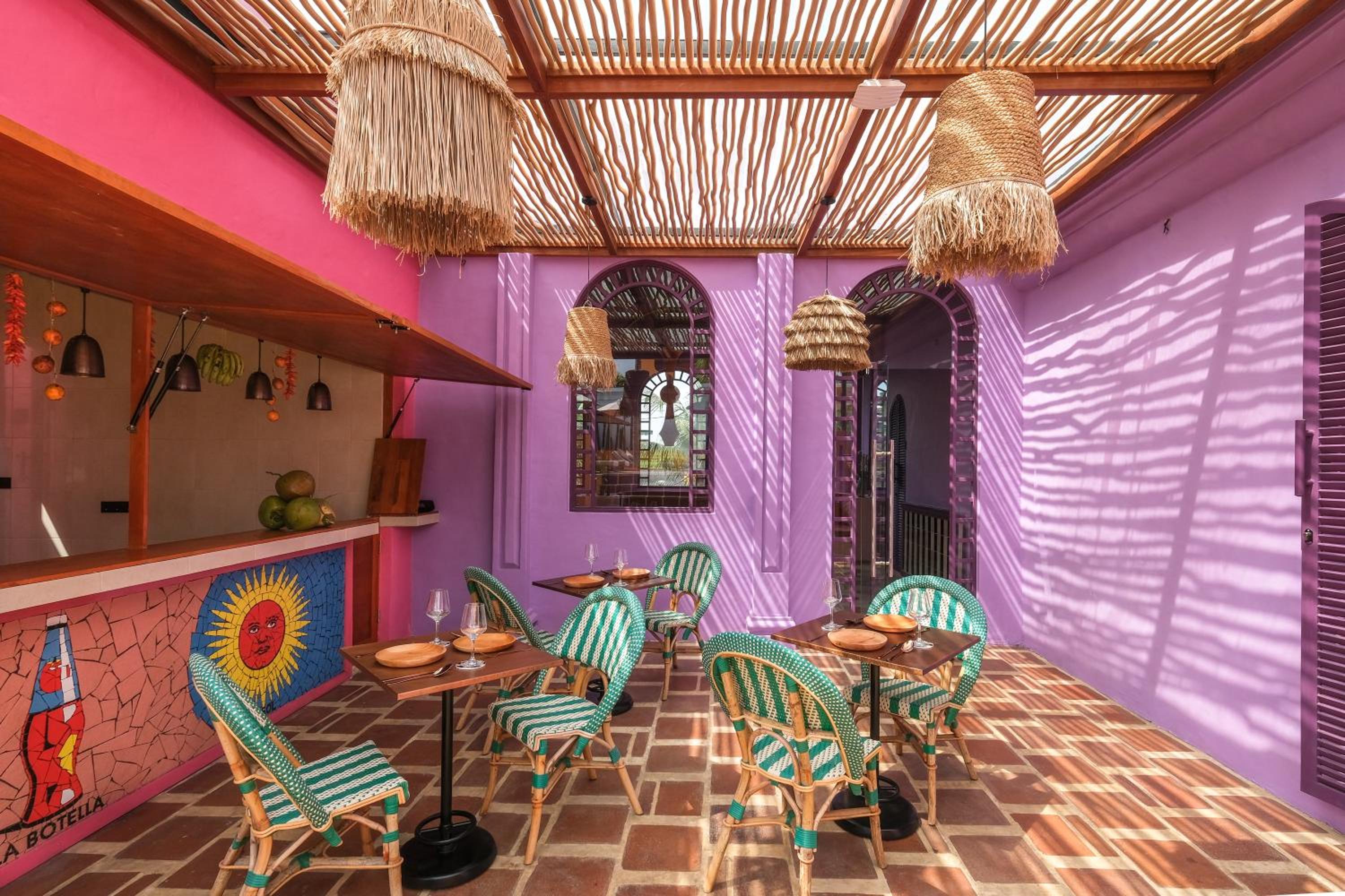 El Barrio Boutique Hotel & Bar view 2