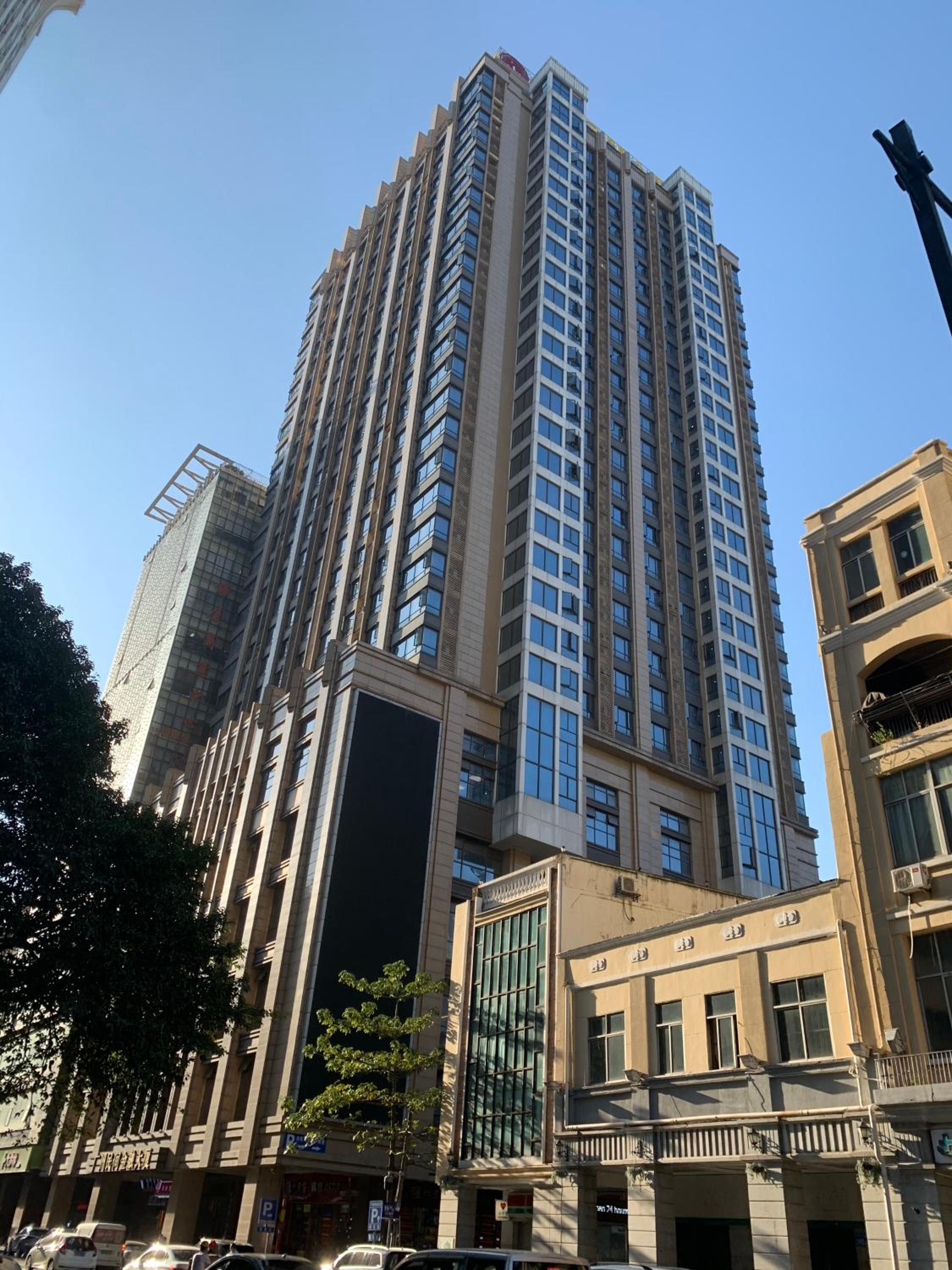 Waifiden Apartment Minjian Jinrong Building-Free Shuttle Bus to Canton Fair