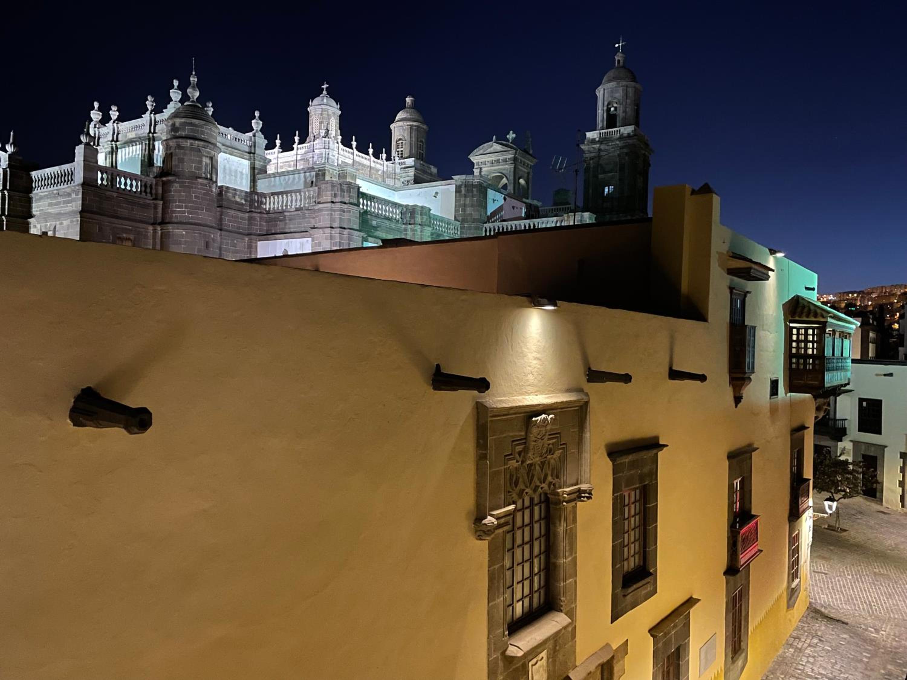 C-10 Vegueta Apartment - Private Rooftop Pool view 5
