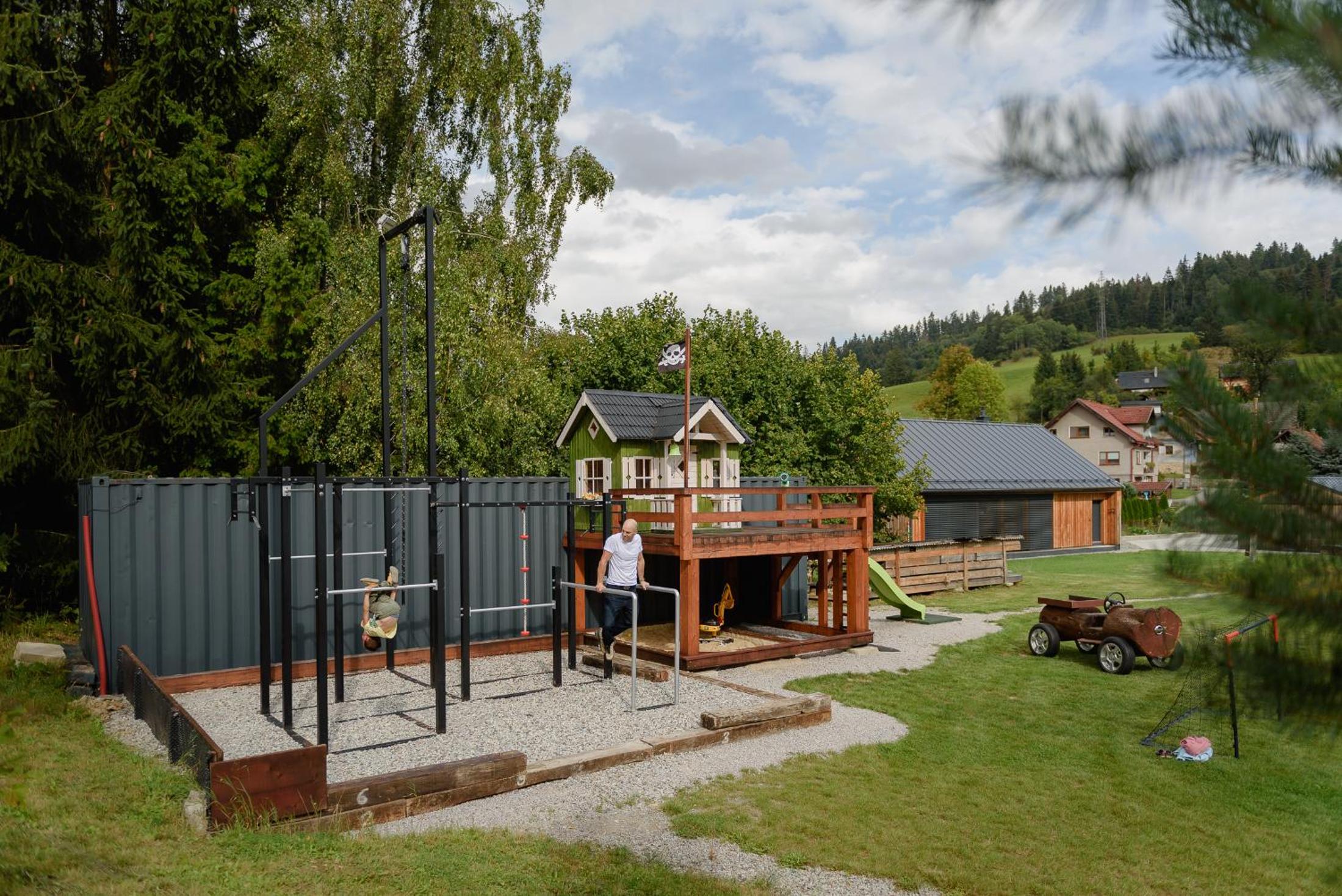 Dom pri jazere, Bešeňová view 4