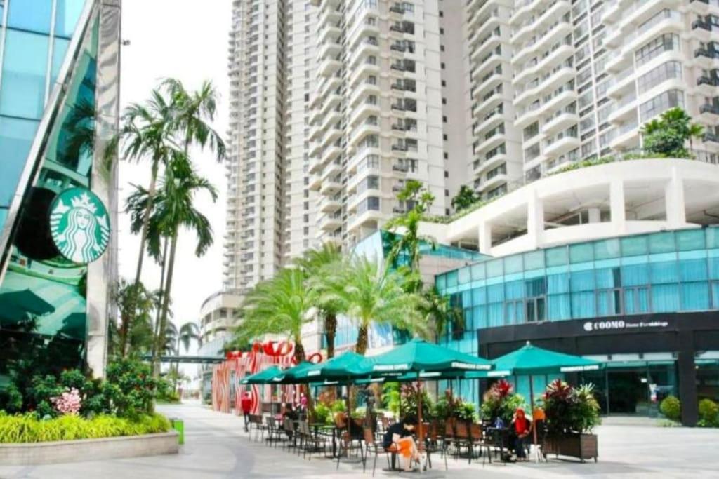 Leisure Poolview Near CIQ Johor Bahru 2B1B