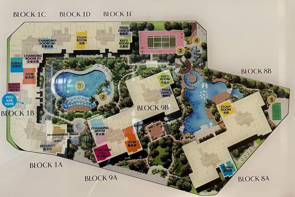 Leisure Poolview Near CIQ Johor Bahru 2B1B