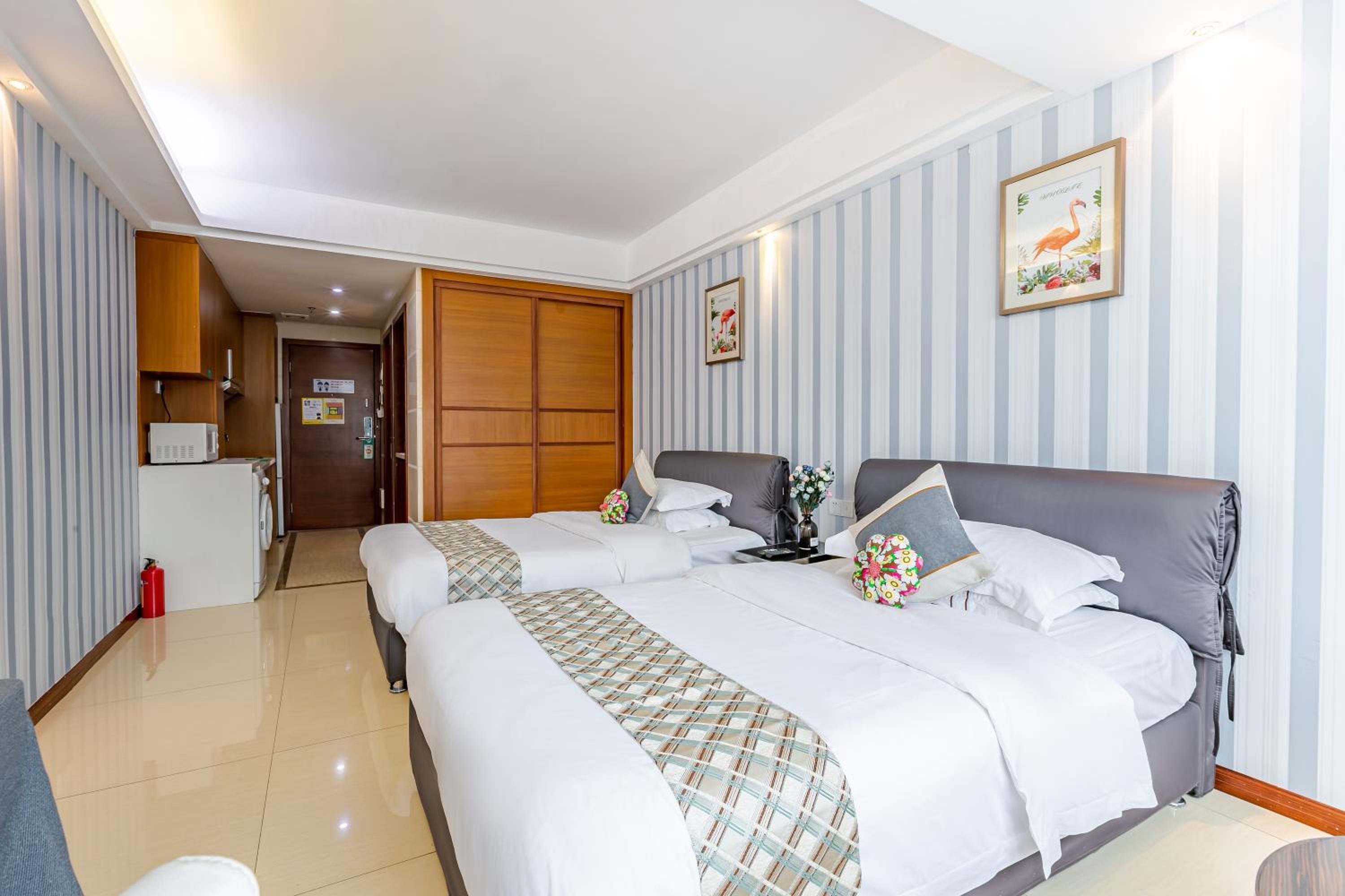 Waifiden Apartment Minjian Jinrong Building-Free Shuttle Bus to Canton Fair