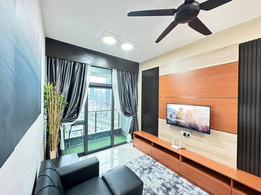 Legasi at Kampong Bahru with full KL view, 10min walk train station & KLCC